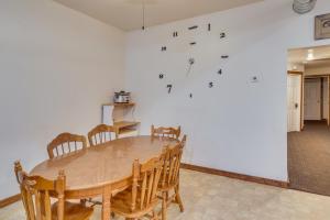 Walkable Main St Studio Near Lake Cochrane