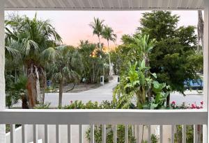 Siesta Key 3-Story Villa - Pool Hot Tub Balcony