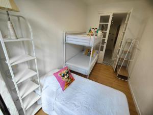 RUA NOVA 28 BAJO con JARDIN, NETFLIX y PS4, 2 DORMITORIOS