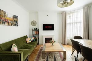 Modern 3BR Flat in Chelsea