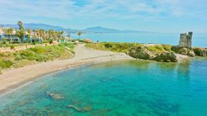3180 Duplex Penthouse with Panoramic Sea Views