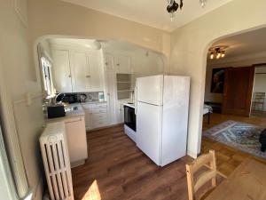 Furnished Apartments - Climate Pledge Arena Next Door