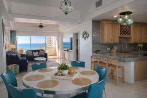 Beachfront Condo on Sandy Beach, Las Palmas Resort, 24hrs Security, Free Parking, Free Wi-Fi