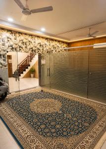 Hotel Radha Krishna Residency - Affordable Stay Central Vrindavan
