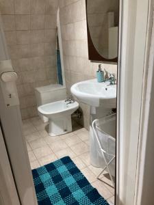 OCCHI BLU House