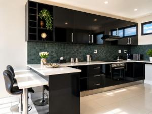 Movics Modern Airbnb