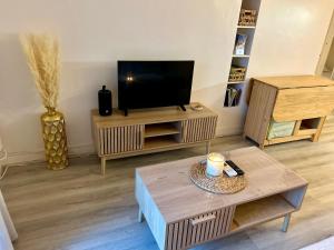 - LA CALANCA DE GABRIEL - jardin privé, mer à 100m, piscine, climatisation, parking, à Saint-Aygulf- Tout à pied