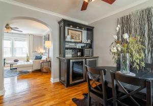 2 Bd Condo on the Plaza! 2