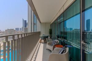 Downtown Views 2 l Spacious l Great Amenities