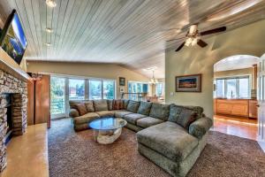 Tahoe Keys Breeze - On Water w Boat Dock Hot Tub