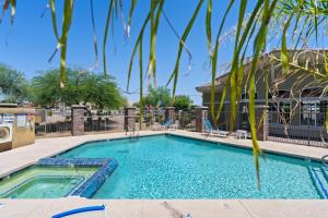 Luxury Cave Creek Townhome 2 King Beds Pool Hot Tub Near Golf & TPC