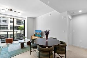 Downtown Miami Condo Near Bayside w Free Parking