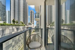 Downtown Miami Condo Near Bayside w Free Parking