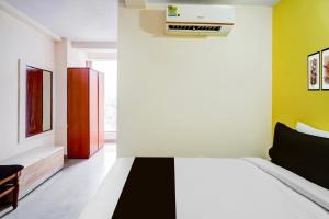 Hotel O K L ROOMS
