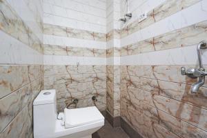 Hotel O JPS Aaradhya stay