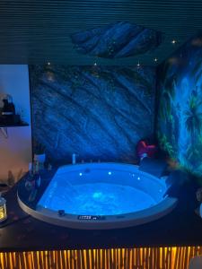 Moonlight Jungle Suit Luxury experience