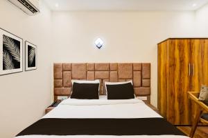 Hotel O Royals