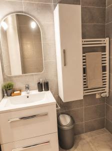 Studio tout confort, parking privé, terrasse et plage