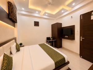 Hotel Pleasant Taj Agra -Budget Family AC Rooms