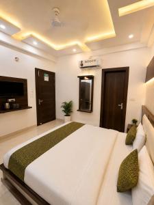 Hotel Pleasant Taj Agra -Budget Family AC Rooms