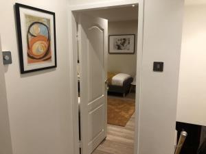 Quiet 2 Bed in Central Wimbledon Sleeps 6