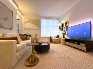 LuxuryLondonStays - Cosy Mayfair Hideout on Prestigious Street