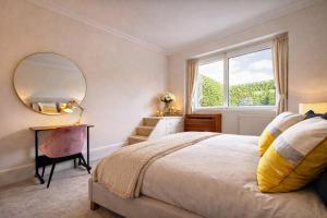 LuxuryLondonStays - Knightsbridge & South Kensington Private Garden Super King 2Beds 2Bath by Hyde Park & Royal Albert Hall