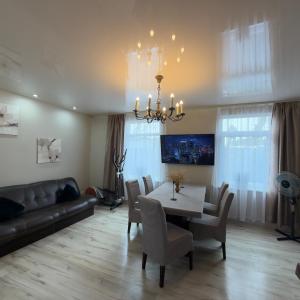Vadim Home