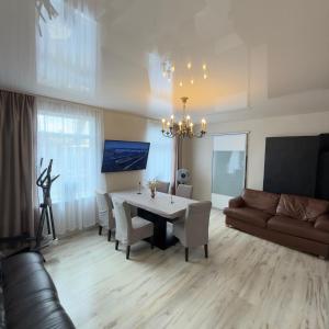 Vadim Home