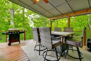 Blue Ridge Pkwy View & Deck: Brevard Home!