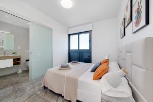 Luxury sea view property 2bedroom and 2 bath Playa Flamenca