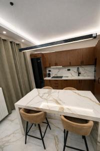 Unique LUXURY