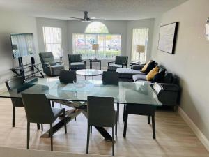 Spacious Apartment KISSIMMEE close to Disney, 3 Bed 2 Bath