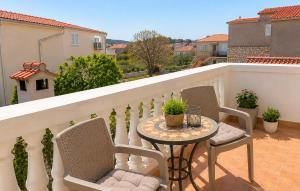 Amazing Apartment In Tribunj With Wifi