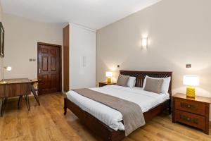 Contemporary 2 bedroom furnished and serviced apartment in Lavington