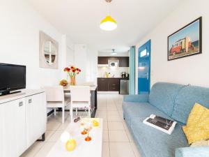 Comfortable duplex retreat for family