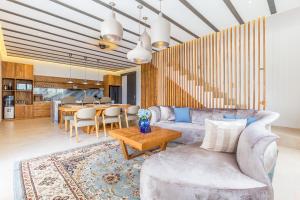 Riddhi Villa - Spacious Private Pool Retreat in Canggu