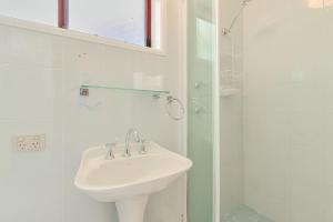 Coral Gardens Unit 5