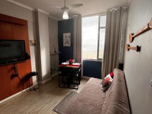 920 Vista Mar - Studio enfrente a Praia - WIFI - Restaurantes, Padaria e Mercadinho ao lado, Quiosques Bar com música ao vivo