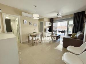 Reina Home, 1ª Línea, Magic World