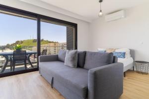 Fenix Iii Ac, Parking & Near Beaches