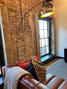 Brick & Bed Riverfront Lofts, T 308
