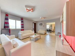 Nice villa with private pool in Floridia