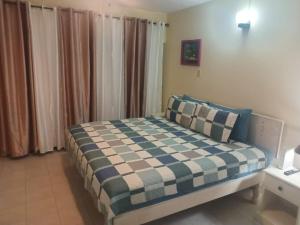 Ocean Waves at Chrisanns Beach Resort