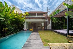 Red Sunset Villa by Betterplace