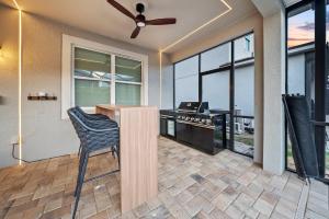 NEW Remodeled 7BR w LED Pool at Solara