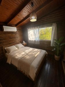 Rustic cabin in Dique Luján with grill and stove
