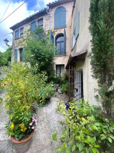 Charming Provençal House Between Sea and Mountain