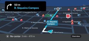 Apto Copacabana Quarto e Sala na Rua Silva Castro, à 6 minutos da Praia, até 4 pessoas, Ar e Wi Fi