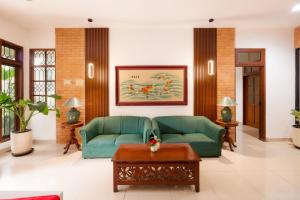 Dekuningan House